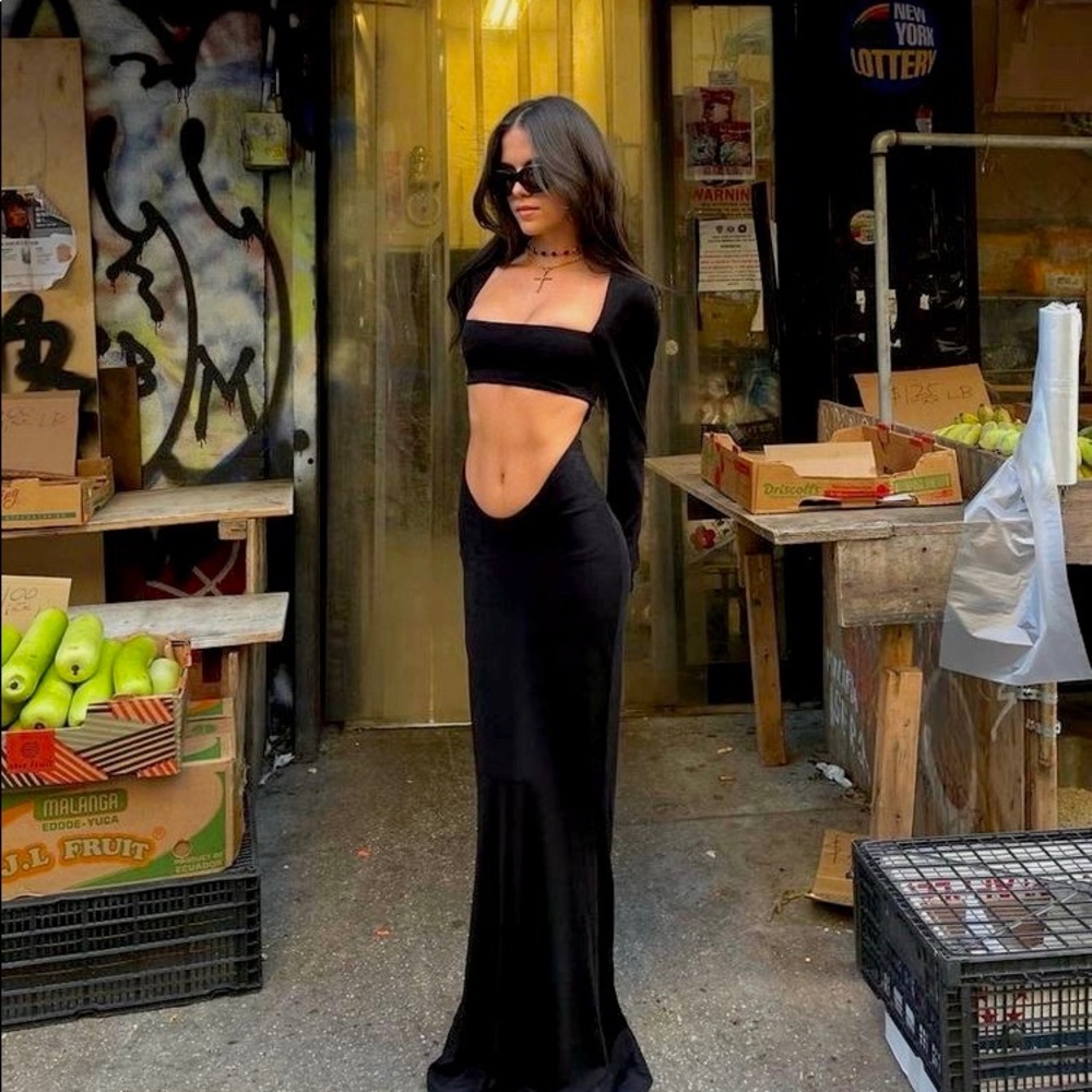 CUTOUT MAXI DRESS🖤 - Picture 6 of 6